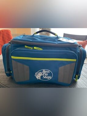 Bass Pro Shops Pro Guide 3700 Tackle Bag, brand new